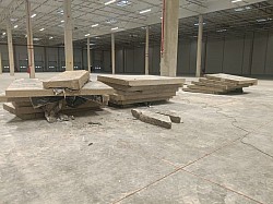 Wycięte bloki posadzki